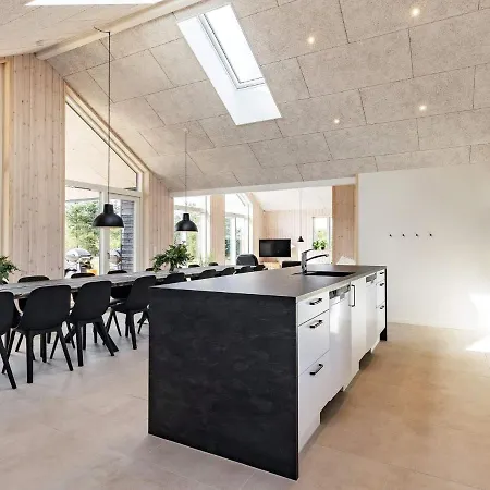 20 Person In Hojslev-by Traum Højslev