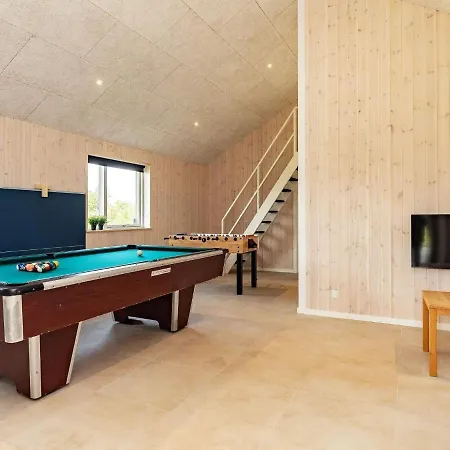 20 Person In Hojslev-by Traum * Højslev