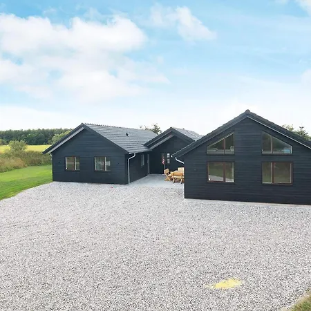 20 Person In Hojslev-by Traum